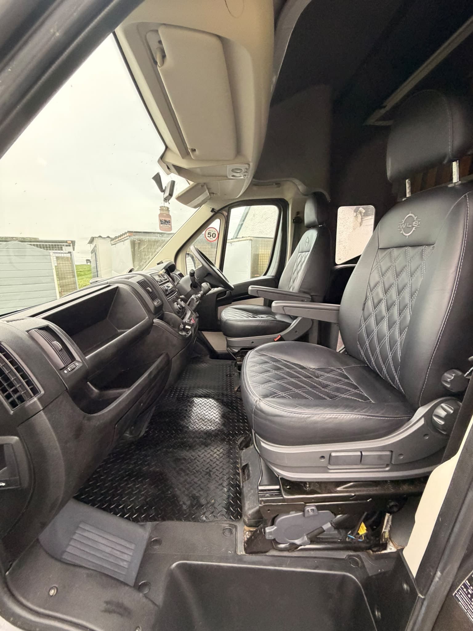4T Equitrek Crewe Cab - Image 2
