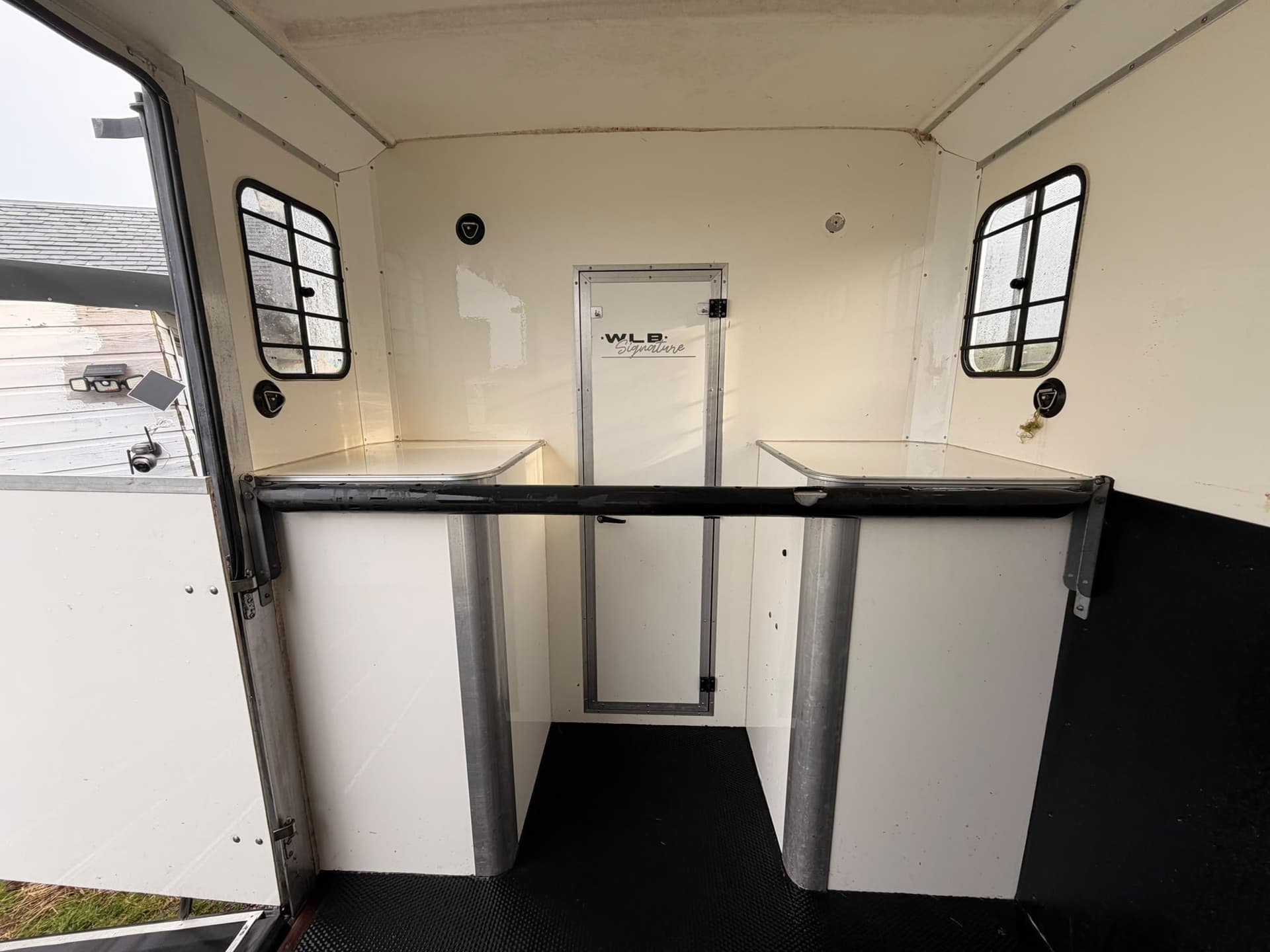 4T Equitrek Crewe Cab - Image 4